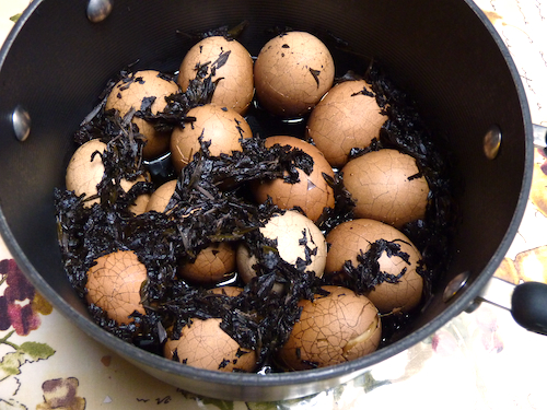 cooking tea eggs
